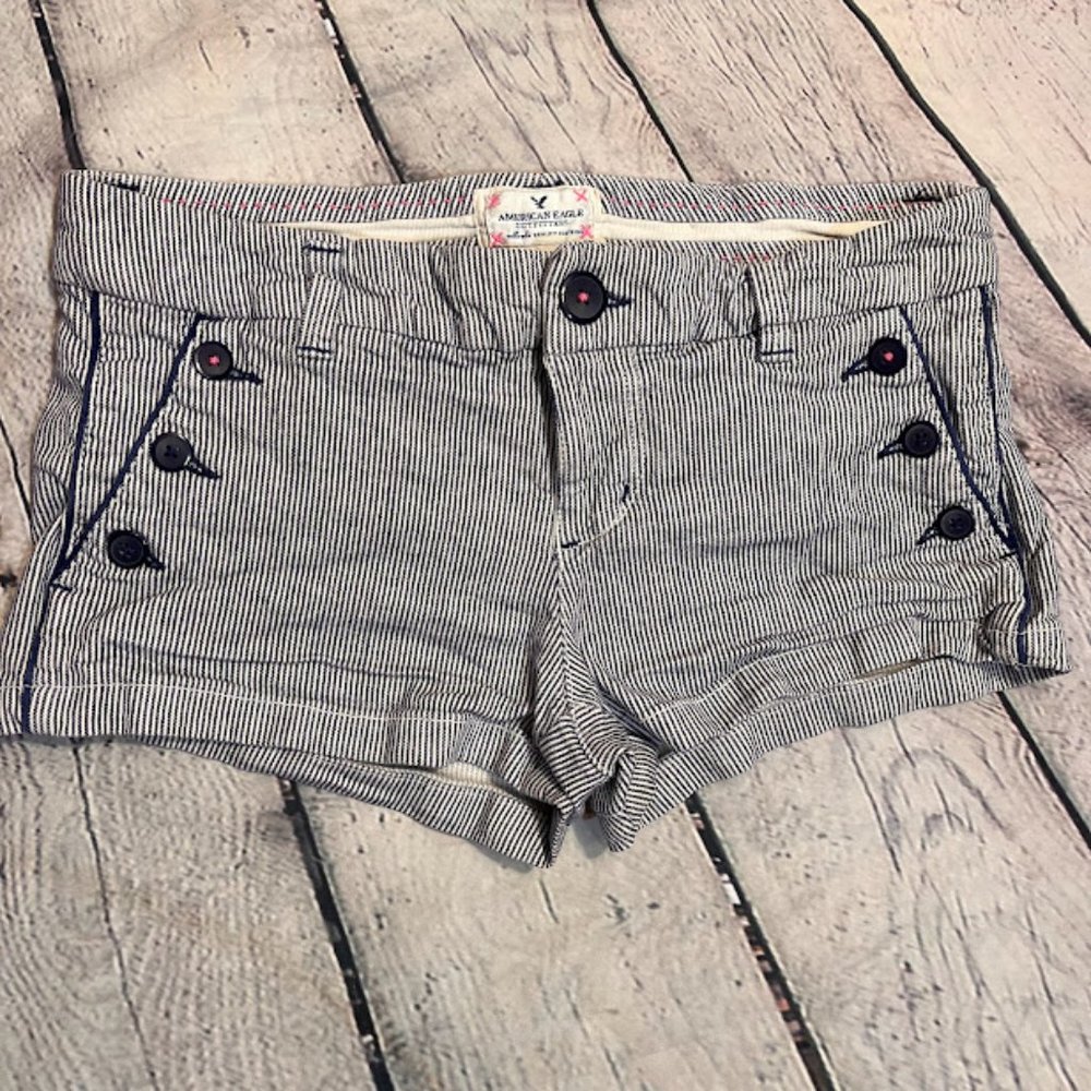 American Eagle Outfitters Women's Blue and White Striped Shorts Size 0 Low Rise